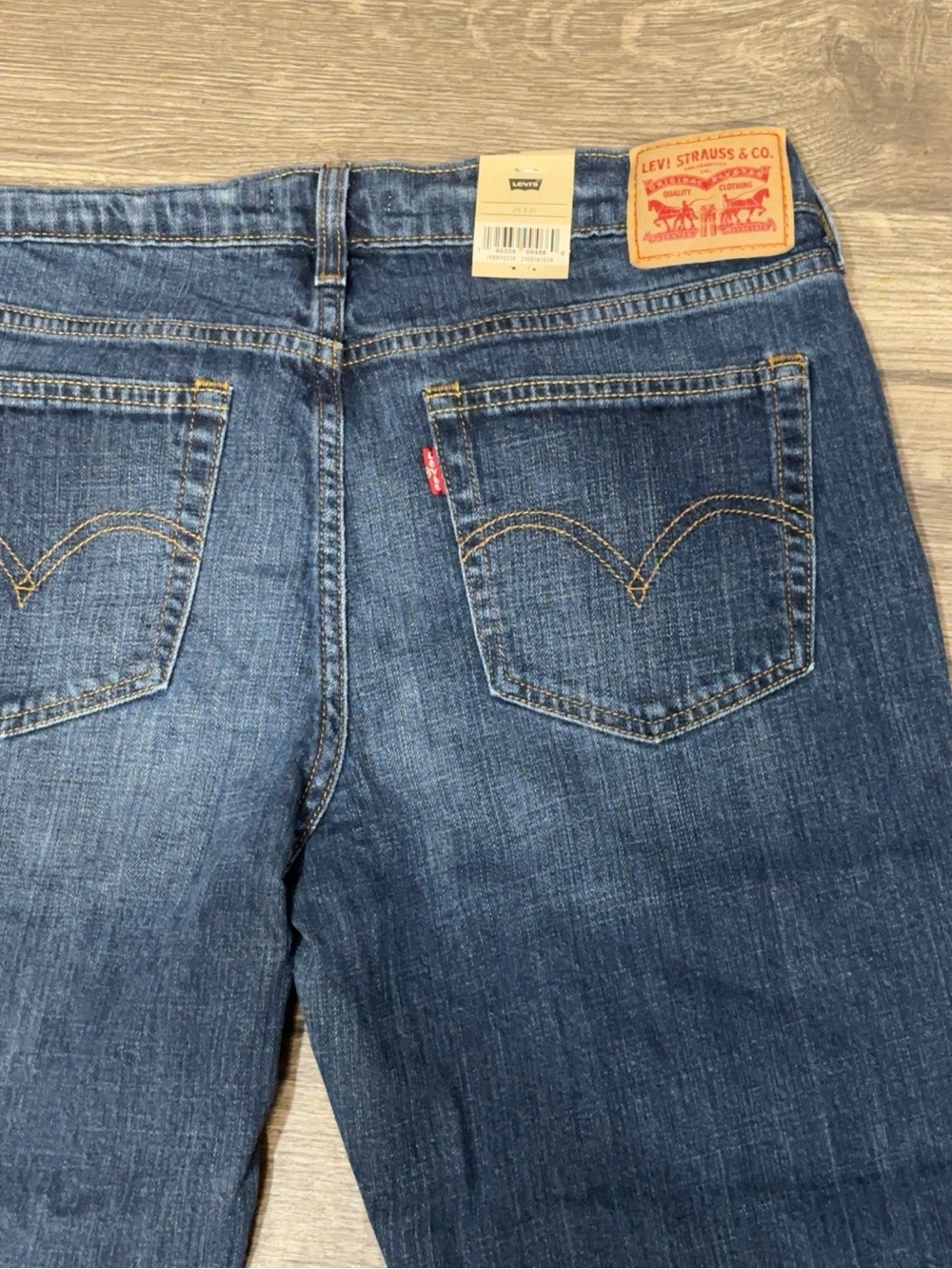 Levi’s Boyfriend Jeans Women’s Size 30 Mid Rise Stellar Stretch Tapered Leg NWT - Picture 8 of 9